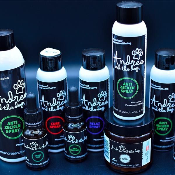 Pflegeprodukte Pflegeprodukte in einem Wald mit grüner Umgebung.